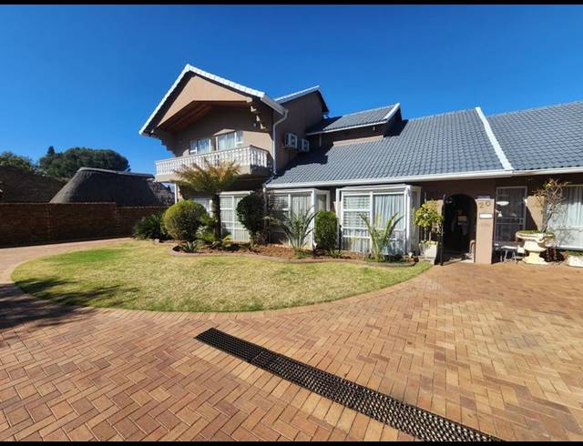 4 BEDROOM HOUSE FOR SALE IN BRACKENHURST
